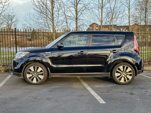 Used 2016 Kia Soul ! w/ Premium Package image 7