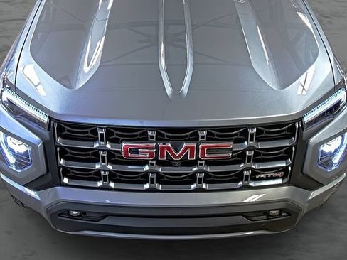 Used 2025 GMC Canyon AT4 w/ Technology Plus Package AWD/4WD image 17