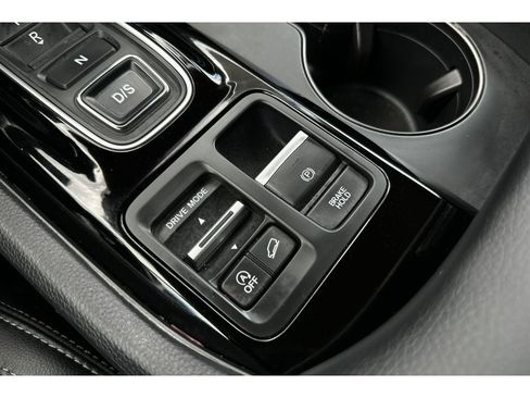 Certified 2025 Honda Pilot EX-L image 32