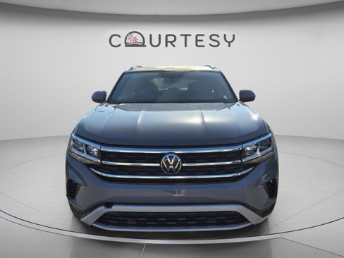 Used 2022 Volkswagen Atlas Cross Sport SE FWD image 8