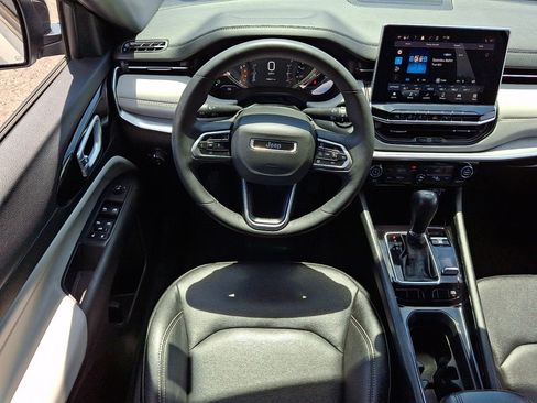 Used 2025 Jeep Compass Limited AWD/4WD image 20