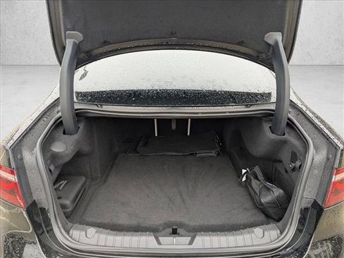 Used 2022 Jaguar XF R-Dynamic SE image 6