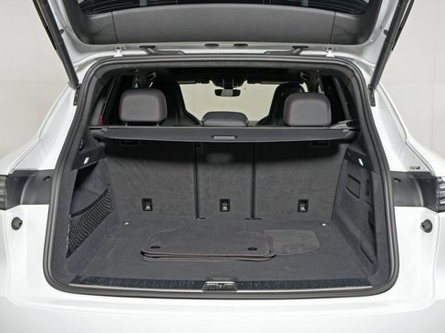 Certified 2023 Porsche Cayenne GTS image 13