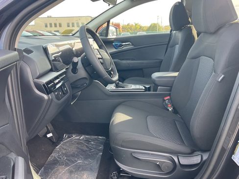 New 2026 Kia Sportage LX image 8