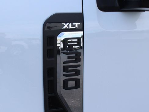 Used 2025 Ford F350 XLT AWD/4WD image 38