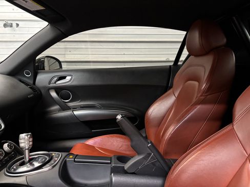 Used 2009 Audi R8 V8 image 21