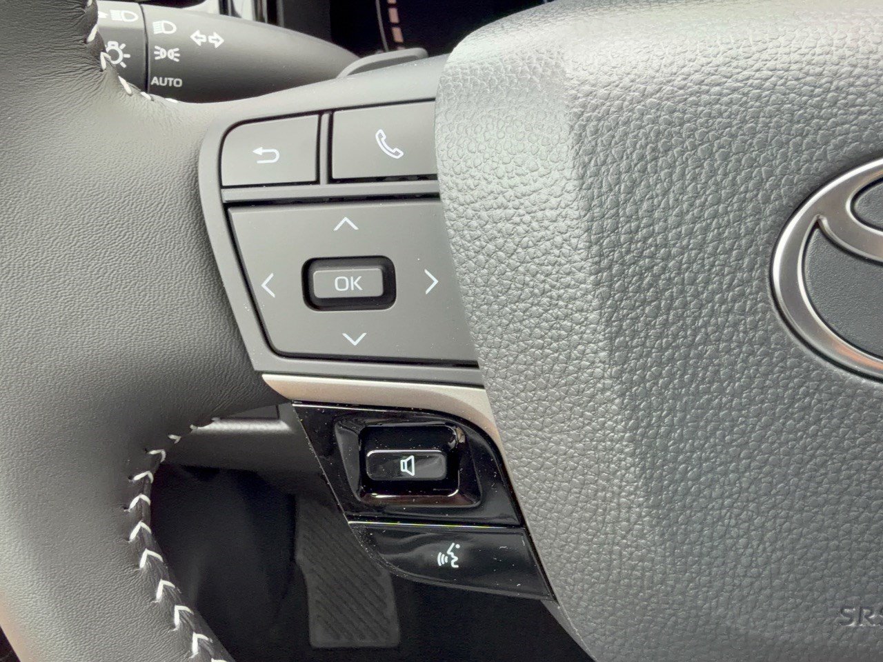Used 2026 Toyota Camry SE FWD image 18