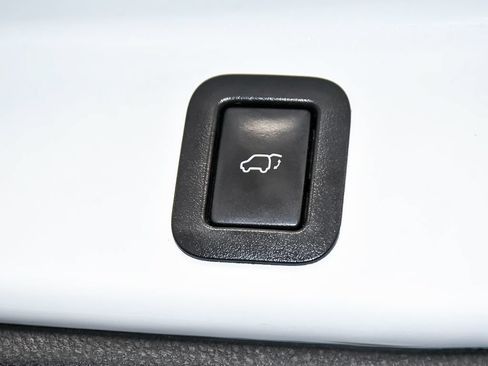 Used 2019 Toyota Highlander SE AWD/4WD image 61