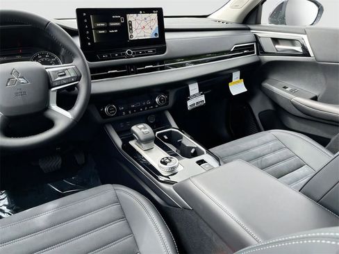New 2025 Mitsubishi Outlander Trail Edition image 28