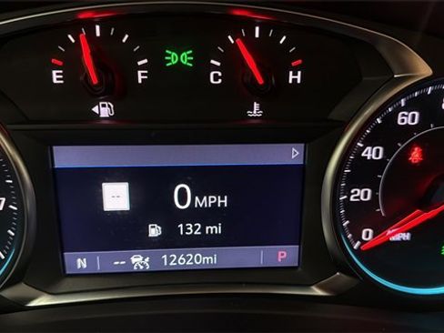 Used 2023 Chevrolet Equinox Premier image 12