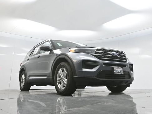 Used 2022 Ford Explorer XLT image 58