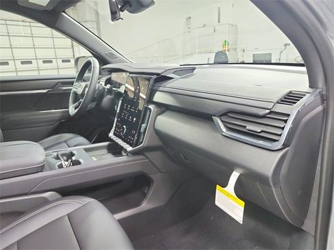 New 2026 GMC Acadia Elevation image 37