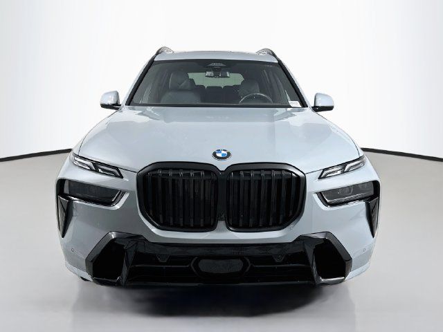 Used 2026 BMW X7 xDrive40i w/ M Sport Package AWD/4WD image 2