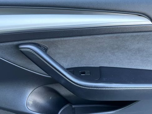 Used 2023 Tesla Model 3 Standard Range image 18