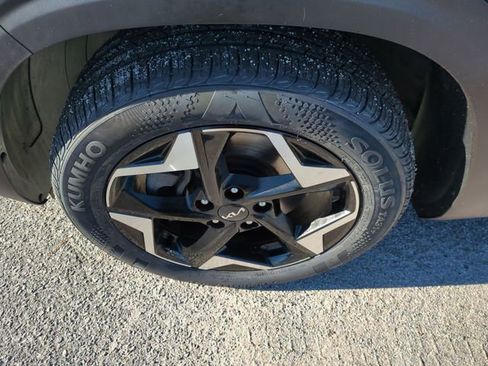 Used 2024 Kia Seltos EX image 10