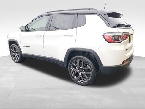 New 2026 Jeep Compass Limited w/ Sun, Sound & Navigation Group AWD/4WD image 3