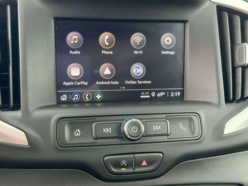 Used 2024 GMC Terrain SLE FWD image 25