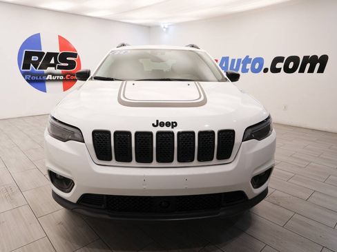 Used 2022 Jeep Cherokee Latitude AWD/4WD image 8
