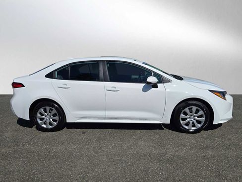 Used 2026 Toyota Corolla LE image 2