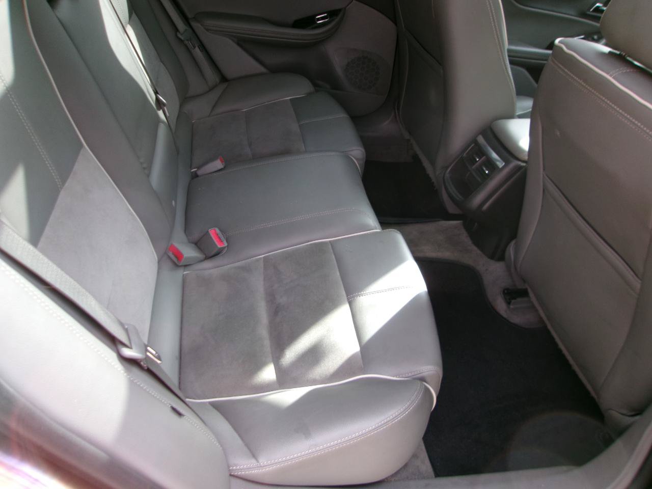 Used 2015 Chevrolet Impala LT w/ Convenience Package FWD image 7
