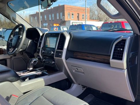 Used 2018 Ford F150 Lariat image 21