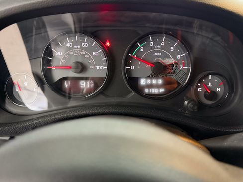 Used 2016 Jeep Wrangler Unlimited Sahara AWD/4WD image 12