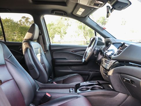 Used 2023 Honda Ridgeline Black Edition image 17