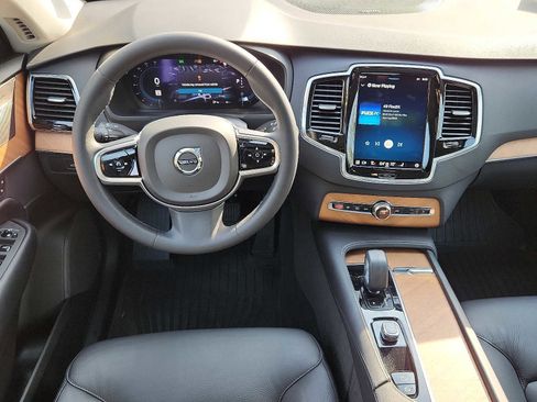 Certified 2024 Volvo XC90 B6 Plus w/ Protection Package Premier image 11
