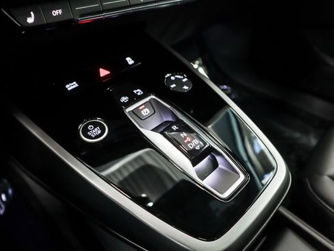 Used 2024 Audi Q4 e-tron Premium Plus w/ Premium Plus image 19