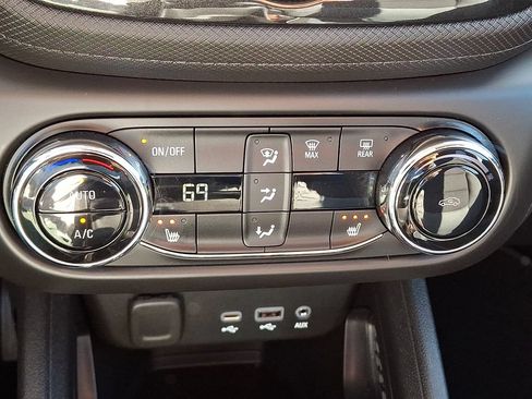 Certified 2023 Chevrolet TrailBlazer LT w/ Convenience Package AWD/4WD image 18