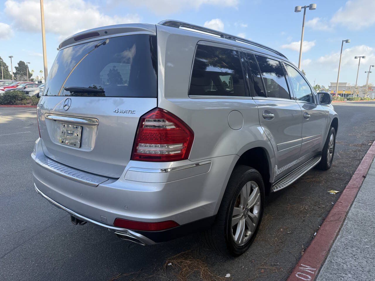 Used 2010 Mercedes-Benz GL 450 4MATIC image 5