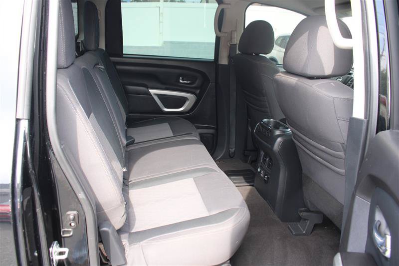 Used 2020 Nissan Titan SV w/ SV Convenience Package AWD/4WD image 18