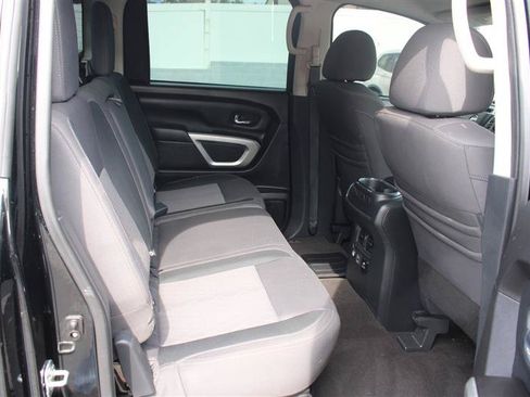 Used 2020 Nissan Titan SV w/ SV Convenience Package AWD/4WD image 18