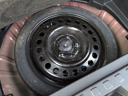 Certified 2019 GMC Terrain SLT w/ Preferred Package image 5