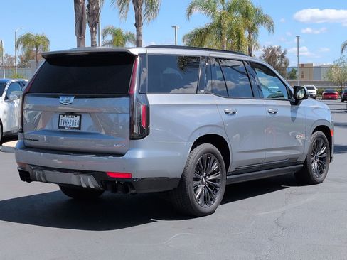 Used 2023 Cadillac Escalade V w/ LPO, ONYX Package image 10