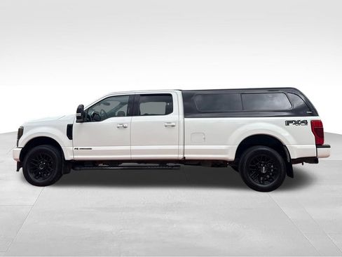 Used 2022 Ford F350 Lariat w/ Black Appearance Package AWD/4WD image 5
