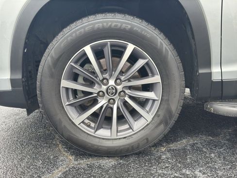 Used 2019 Toyota Highlander XLE image 33