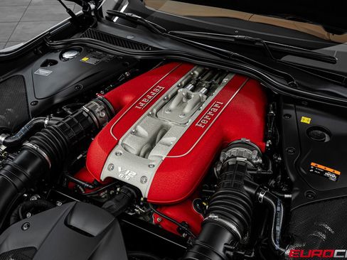 Used 2022 Ferrari 812 GTS image 12