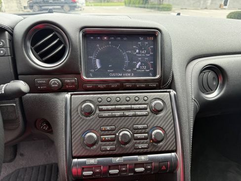 Used 2016 Nissan GT-R Premium AWD/4WD image 18
