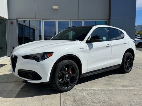 New 2026 Alfa Romeo Stelvio Sprint w/ Convenience Package image 3