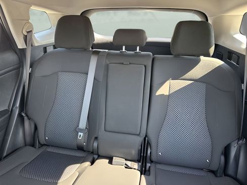 Used 2025 Kia Sportage LX image 11