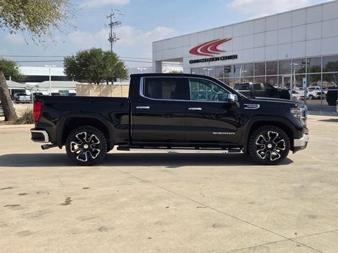 Certified 2024 GMC Sierra 1500 SLT image 2