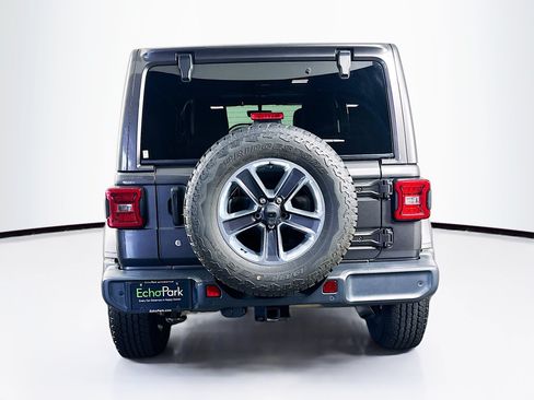 Used 2019 Jeep Wrangler Unlimited Sahara AWD/4WD image 7