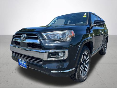 Used 2022 Toyota 4Runner Limited AWD/4WD image 2