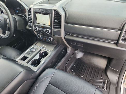 Used 2018 Ford Expedition Max XLT w/ Equipment Group 202A RWD image 29