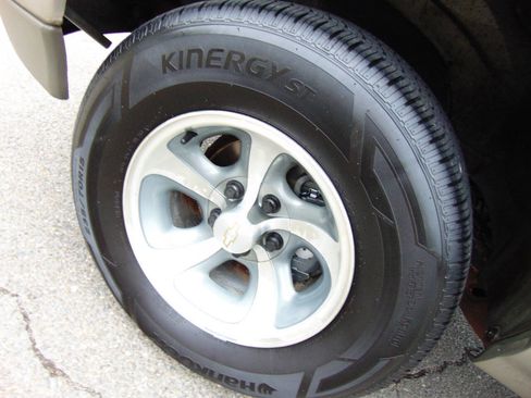 Used 2002 Chevrolet Blazer LS w/ Preferred Equipment Group image 56