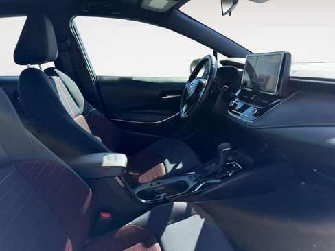 Certified 2025 Toyota Corolla SE w/ Convenience Package image 13