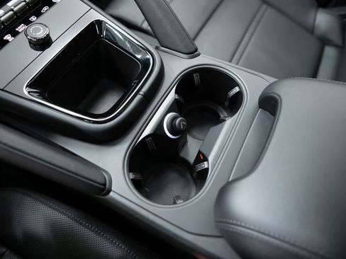 Certified 2025 Porsche Cayenne Turbo image 24