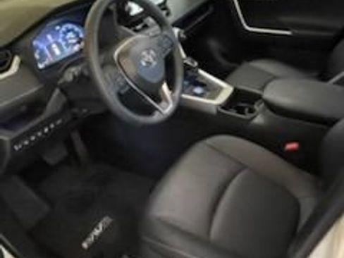 Used 2025 Toyota RAV4 Limited w/ Advanced Technology Package AWD/4WD image 5