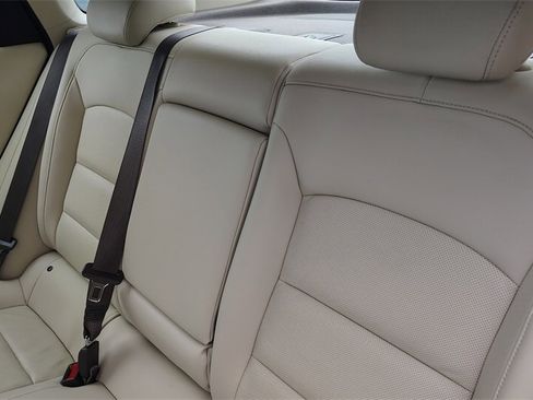 Used 2024 Chevrolet Malibu LT image 27